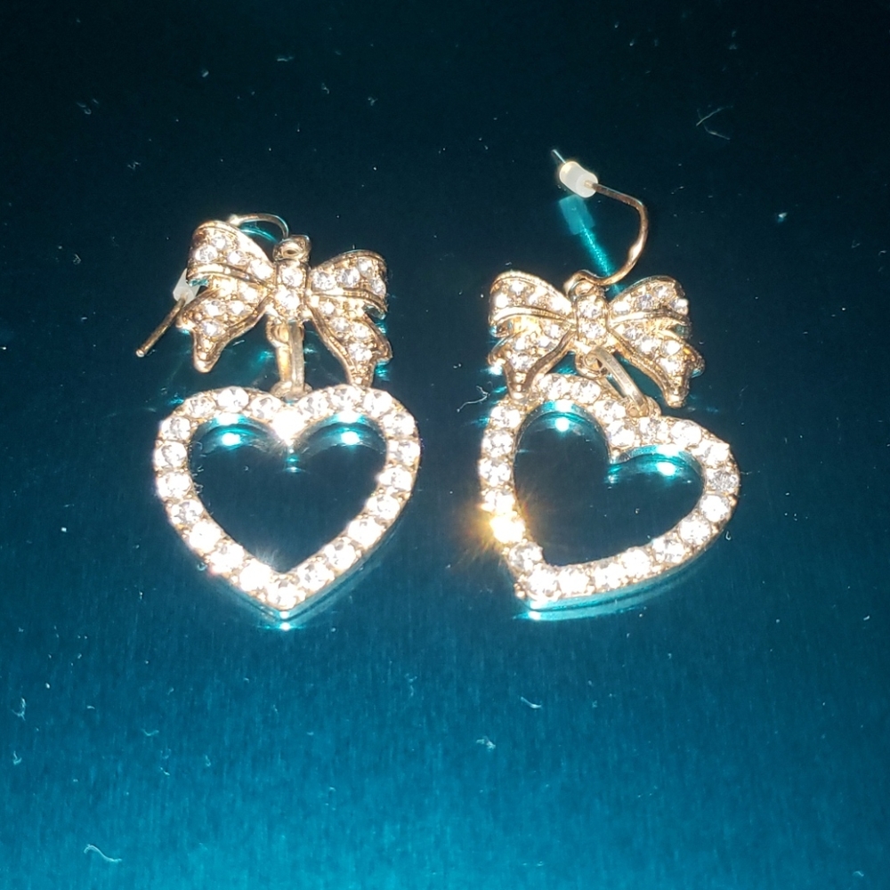 Dangle heart earrings